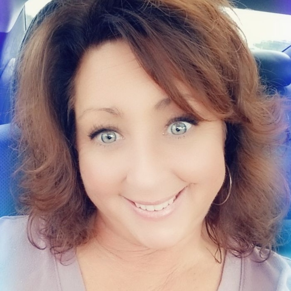 Meet your Posher, Lara